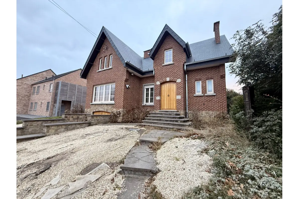 Huis te  huur in Flawinne 5020 1300.00€ 3 slaapkamers 134.33m² - Zoekertje 652929