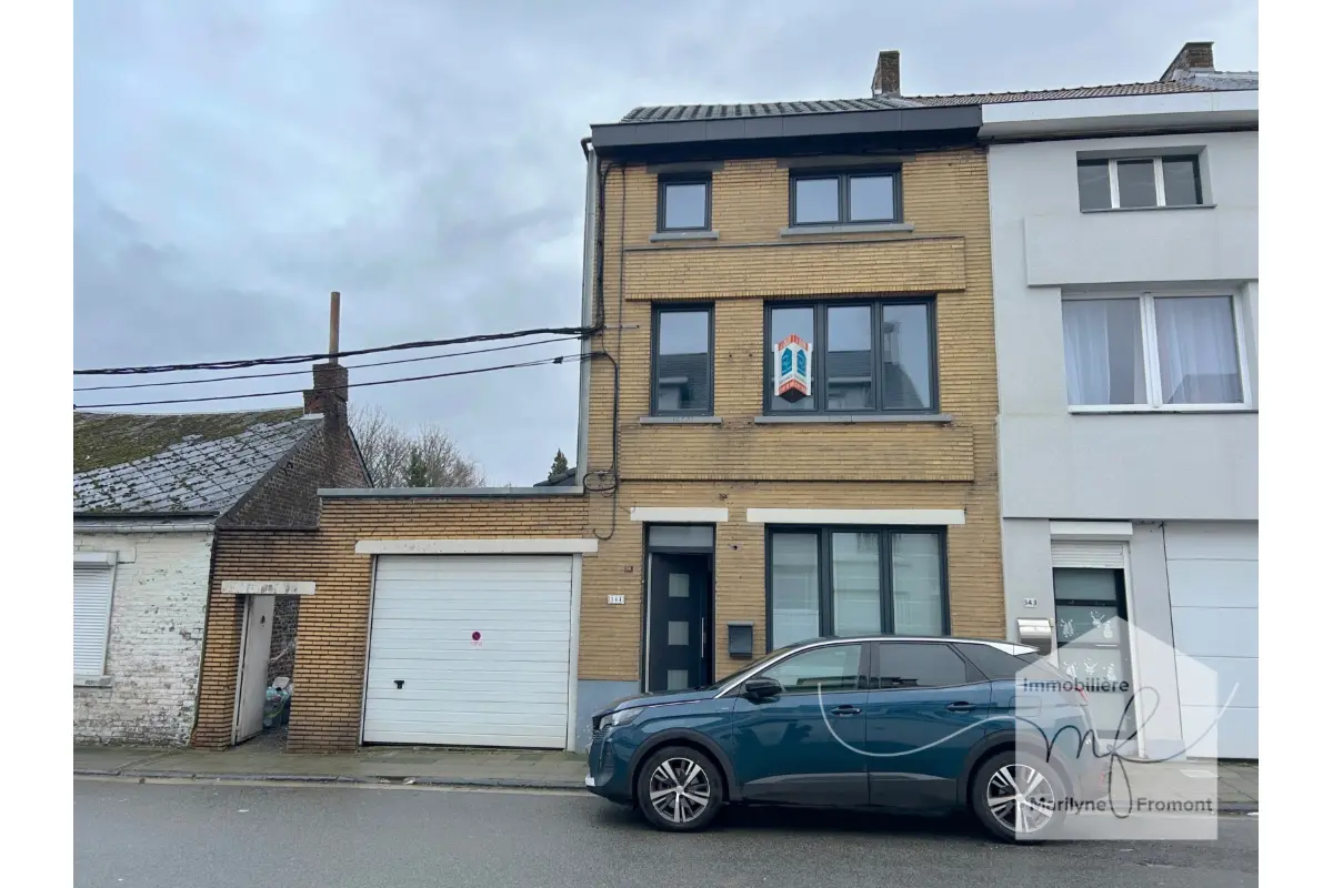 Huis te  huur in Courcelles 6180 945.00€ 3 slaapkamers 181.00m² - Zoekertje 652995