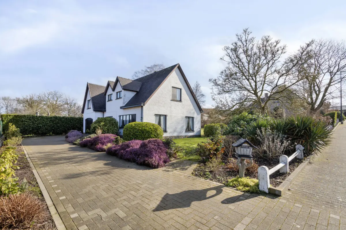 Villa te  koop in Sint-Pieters-Leeuw 1600 495000.00€ 4 slaapkamers 180.00m² - Zoekertje 653131