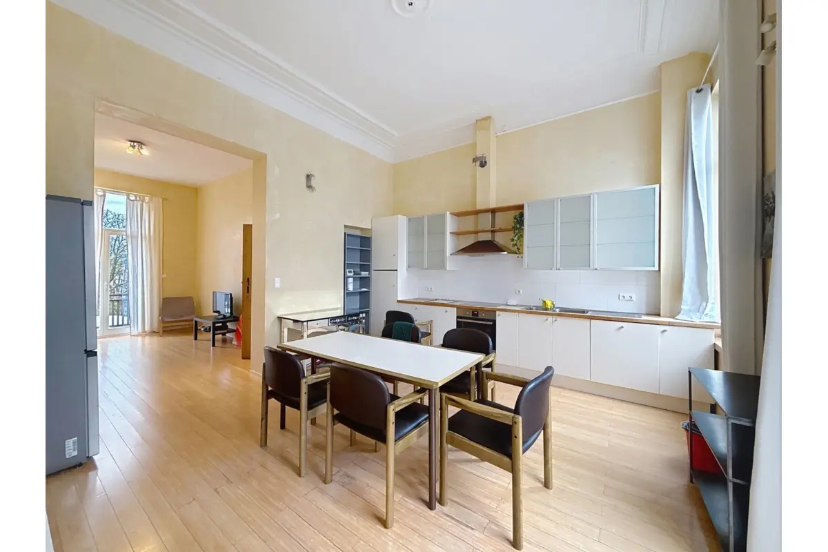 Appartement à louer à Etterbeek 1040 1950.00€ 3 chambres 102.00m² - annonce 653074