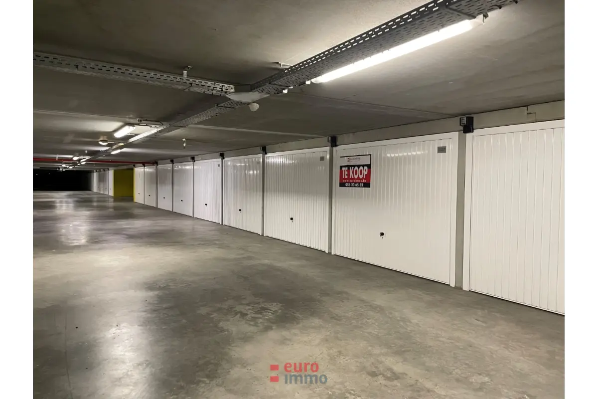 Parking & garage te  koop in Nieuwpoort 8620 65000.00€  slaapkamers m² - Zoekertje 653278