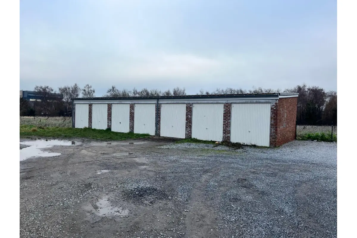 Parking & garage te  koop in Strépy-Bracquegnies 7110 72500.00€  slaapkamers m² - Zoekertje 653599