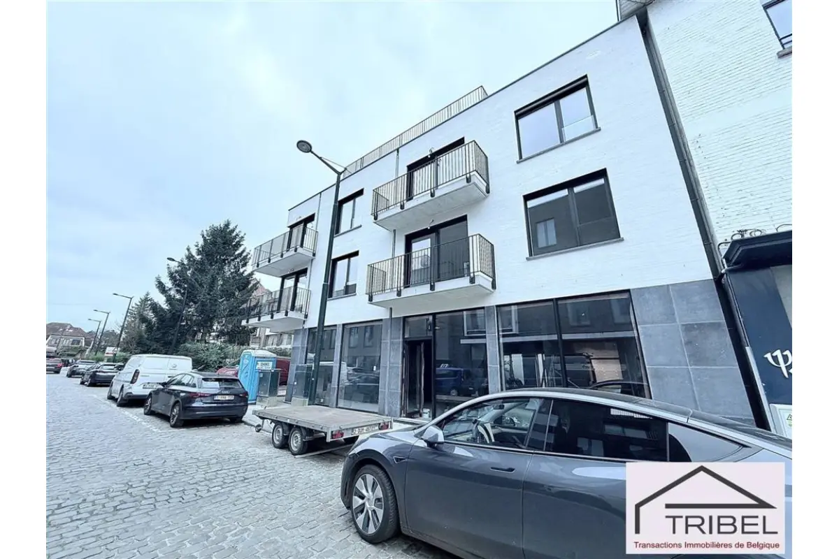 Commerce à  à Uccle 1180 3500.00€  chambres 130.00m² - annonce 653466
