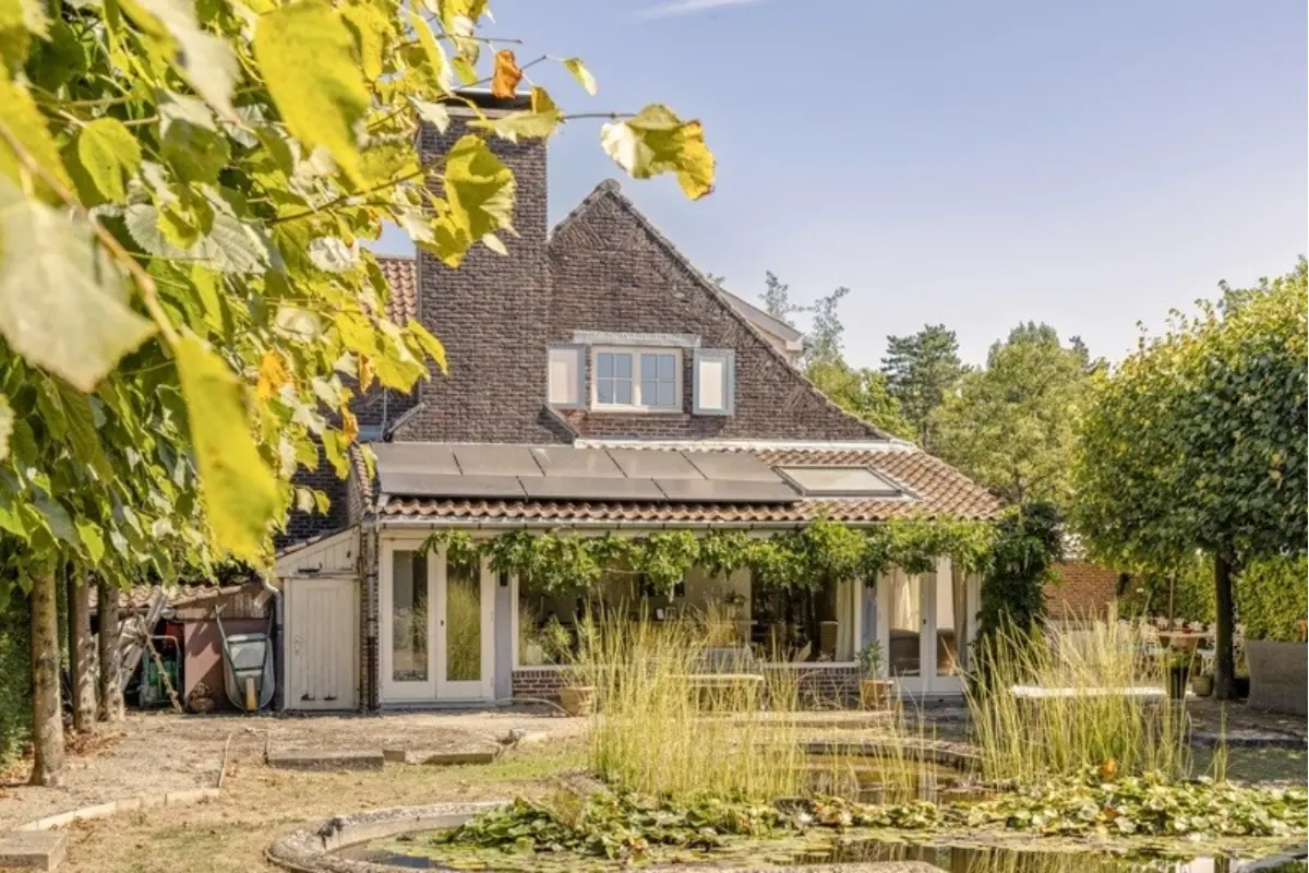 Villa te  koop in Kortrijk 8500 699000.00€ 2 slaapkamers 260.00m² - Zoekertje 653478