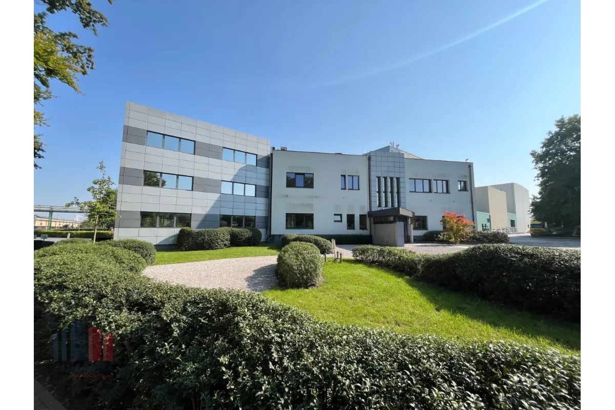 Handelszaak te  huur in Zwijnaarde 9052 10682.00€  slaapkamers 986.00m² - Zoekertje 653231