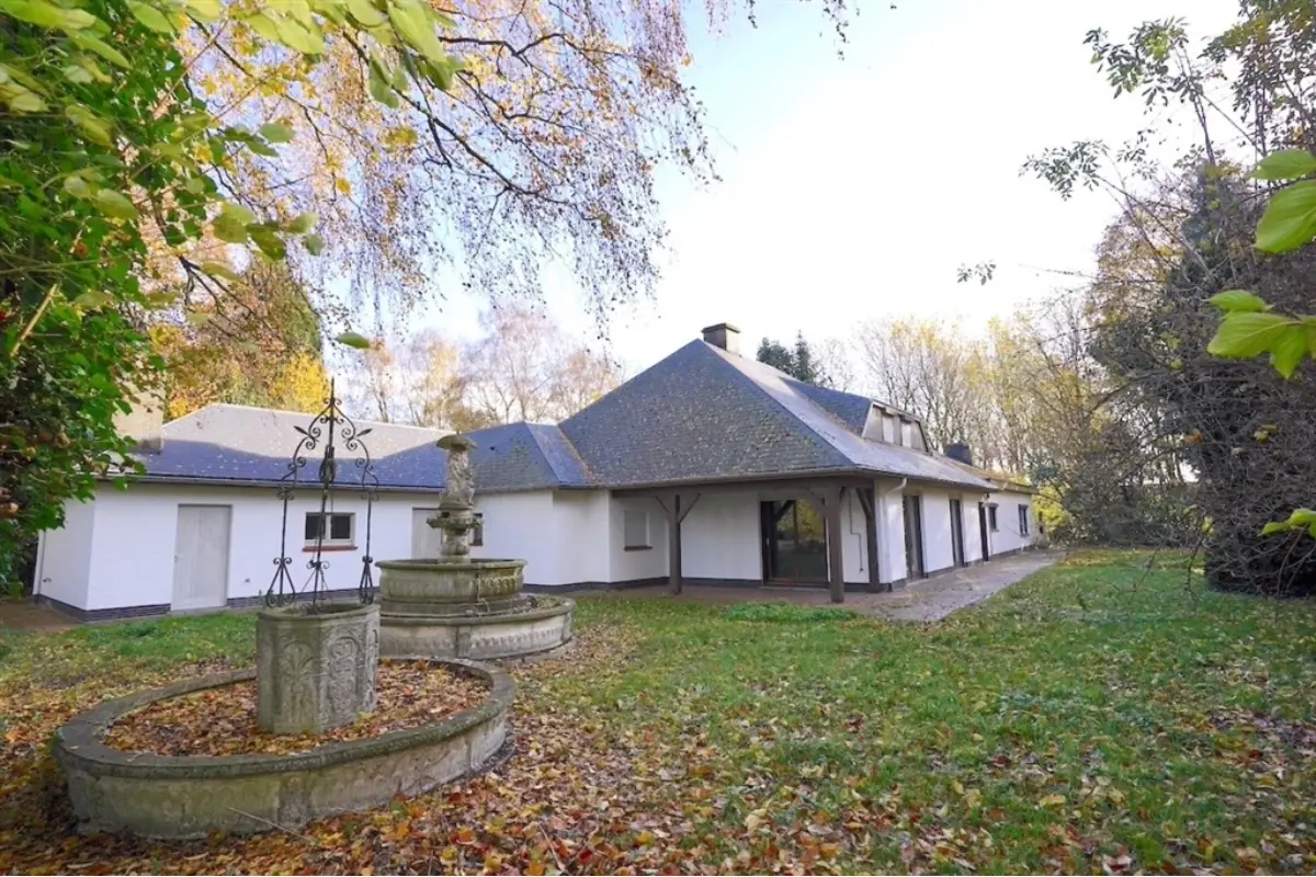 Villa te  koop in Otegem 8553 875000.00€ 4 slaapkamers 461.00m² - Zoekertje 653492