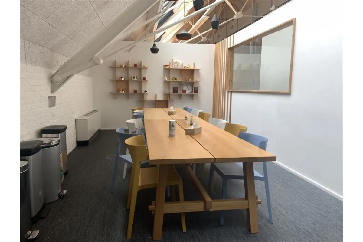 Handelszaak te  huur in Oudergem 1160 850.00€  slaapkamers 69.00m² - Zoekertje 653342