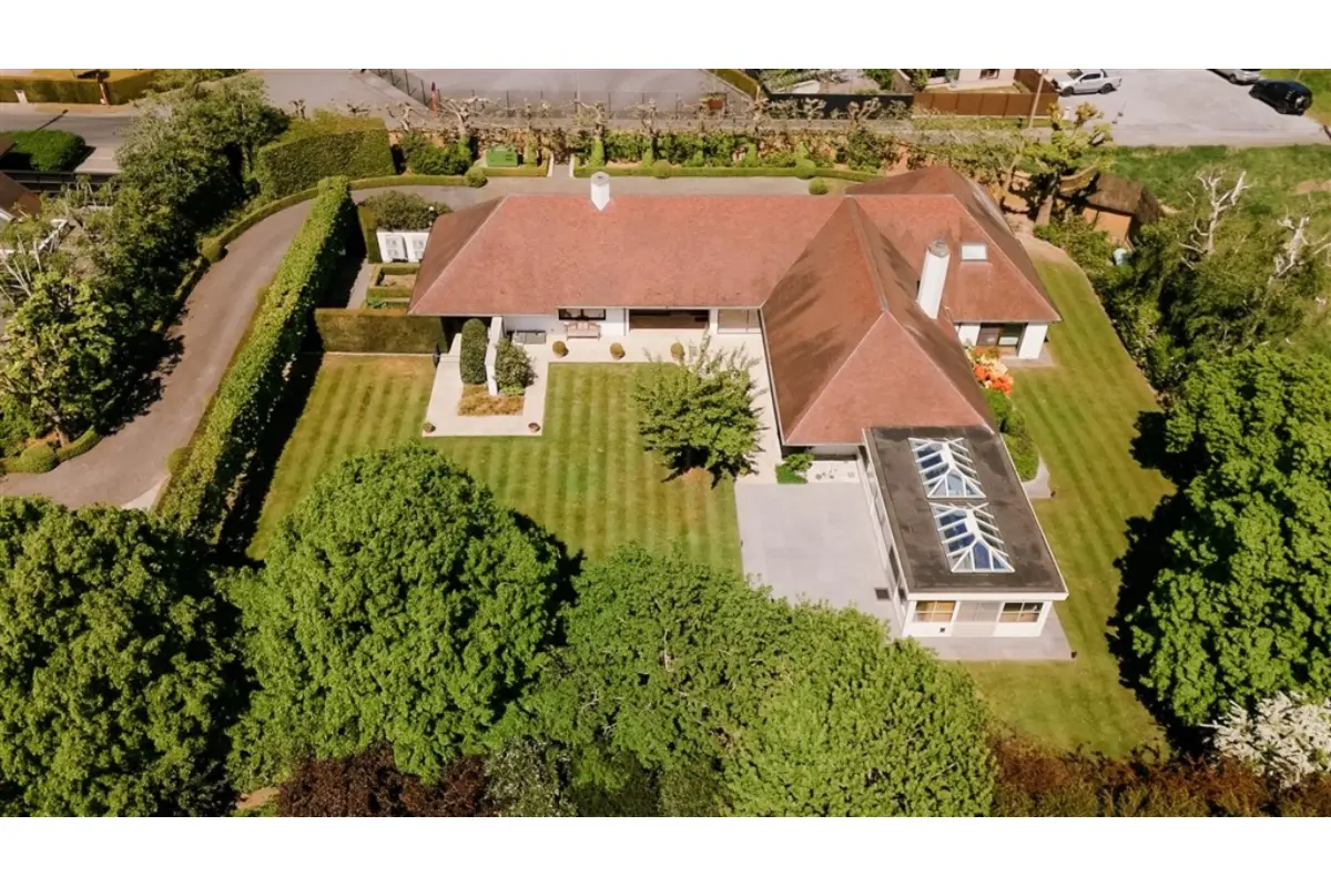 Villa te  koop in Harelbeke 8530 1650000.00€ 4 slaapkamers 520.00m² - Zoekertje 653490