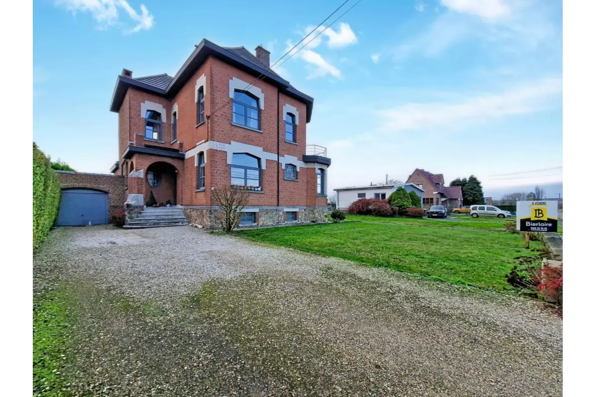 Villa te  koop in Estinnes 7120 350000.00€ 4 slaapkamers 240.00m² - Zoekertje 653449