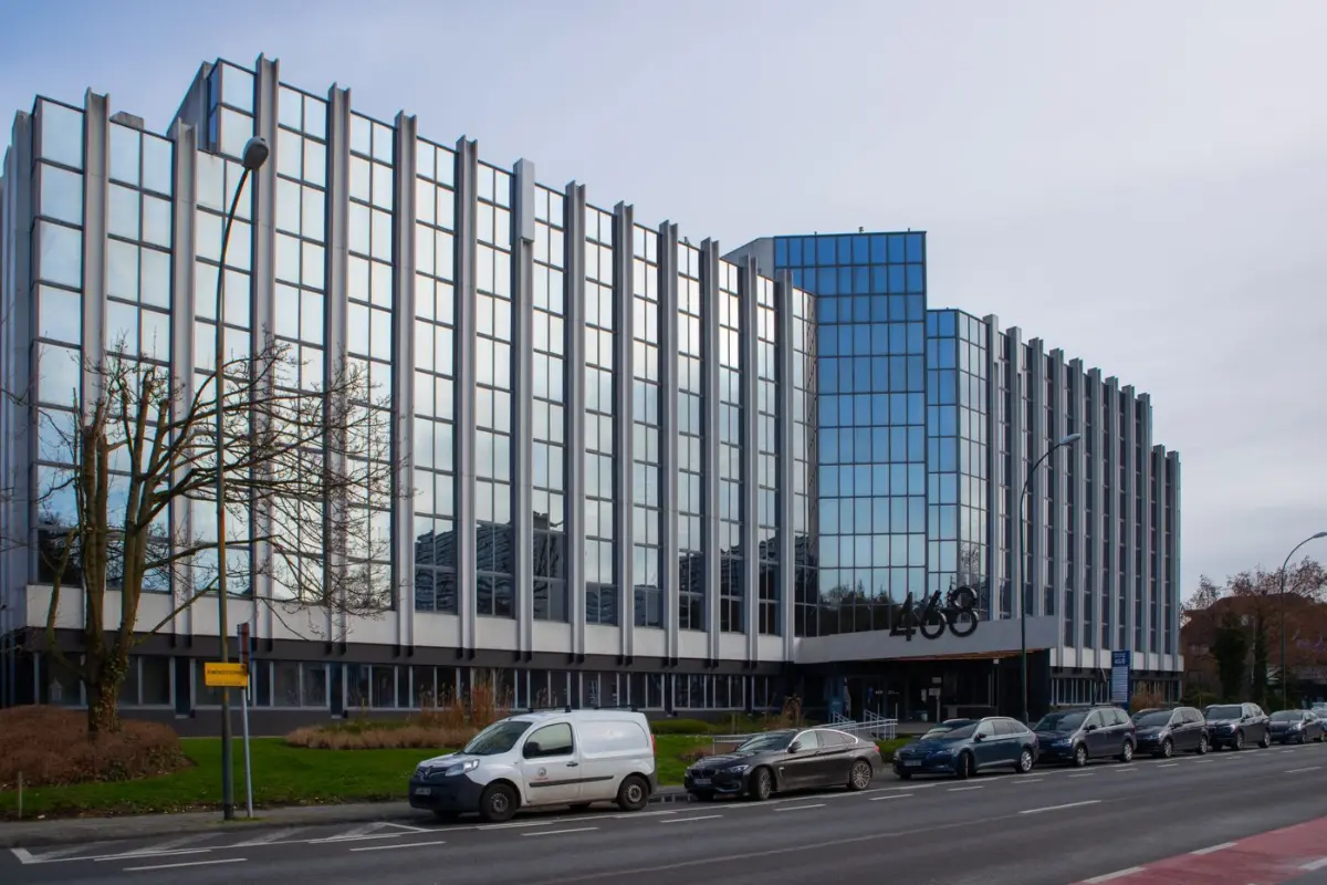 Handelszaak te  huur in Strombeek-Bever 1853 2053.00€  slaapkamers 207.00m² - Zoekertje 653216