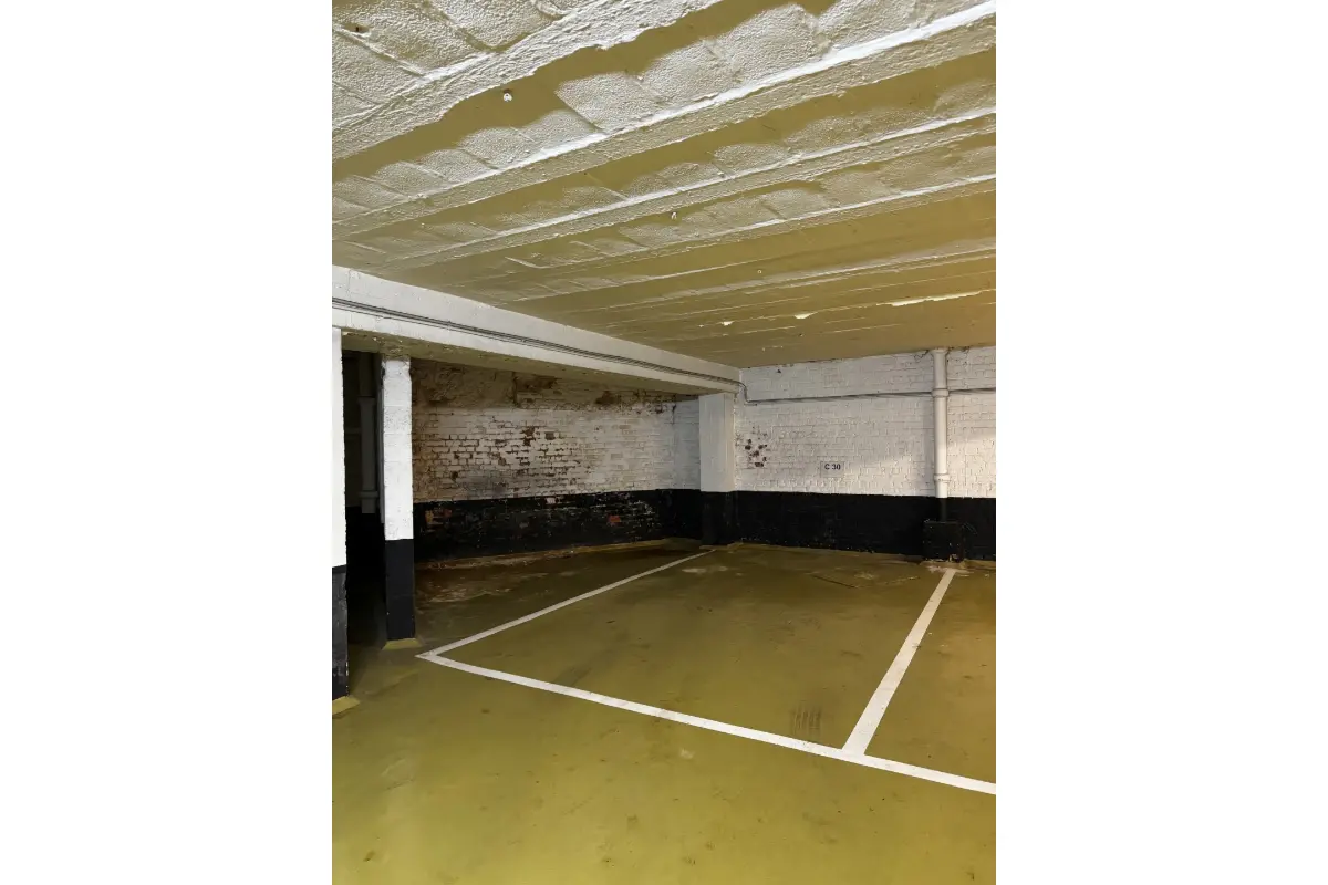 Parking & garage te  huur in Sint-Gillis 1060 120.00€  slaapkamers m² - Zoekertje 654172