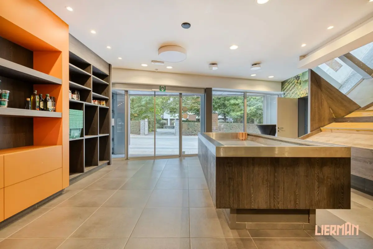 Handelszaak te  koop in Herzele 9550 895000.00€  slaapkamers m² - Zoekertje 653917