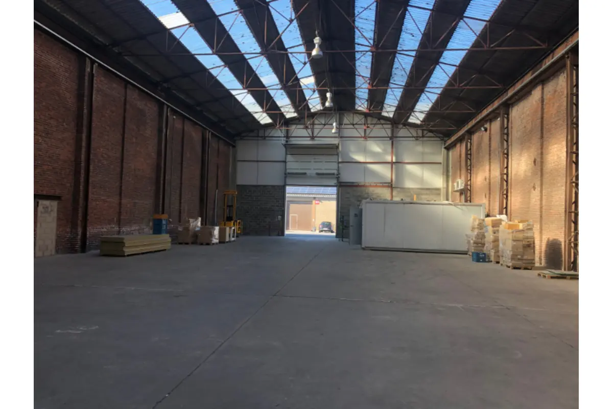 Handelszaak te  huur in Le Roeulx 7070 4300.00€  slaapkamers 1692.00m² - Zoekertje 654244