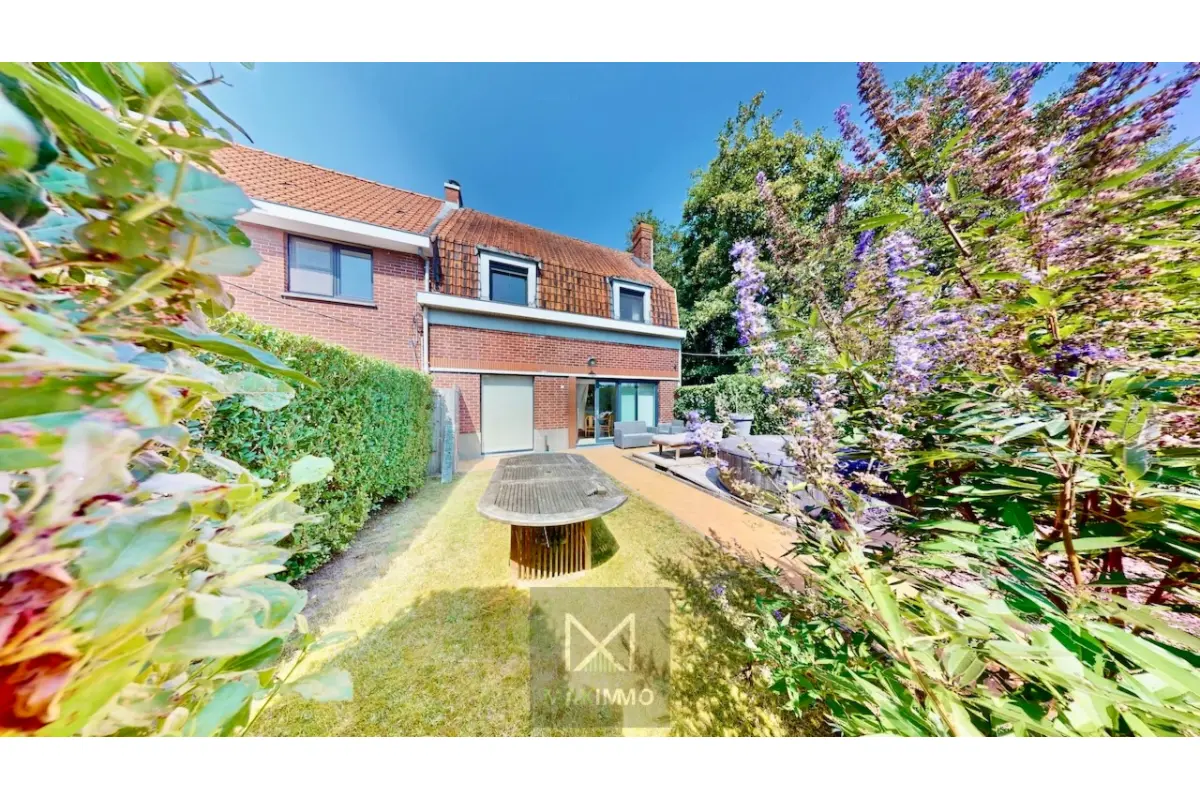 Immeuble de rapport - Immeuble à appartement à vendre à Courtrai 8500 0.00€ 2 chambres 115.00m² - annonce 653858