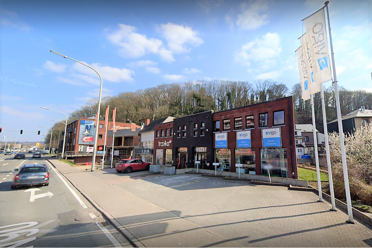 Handelszaak te  huur in Dave 5100 3500.00€  slaapkamers 300.00m² - Zoekertje 654151