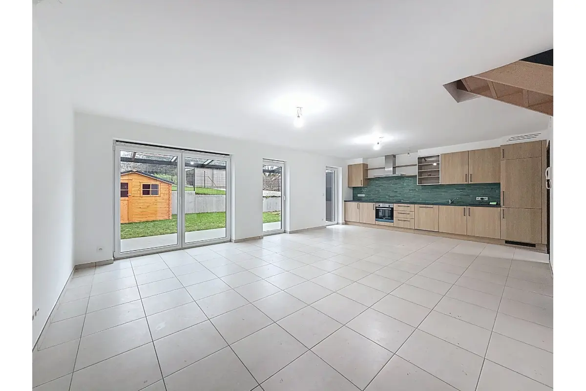 Huis te  huur in Obourg 7034 2100.00€ 4 slaapkamers m² - Zoekertje 654011