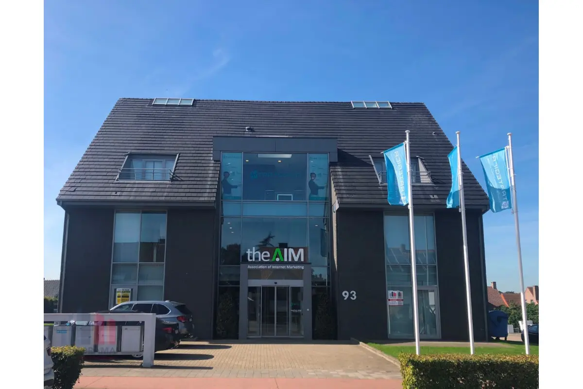 Handelszaak te  huur in Aalter 9880 4500.00€  slaapkamers 396.00m² - Zoekertje 654332