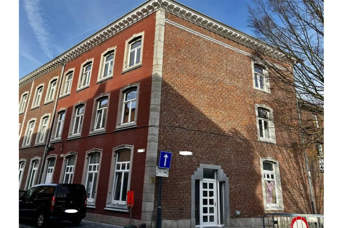 Maison de maître à louer à Saint-Trond 3800 2800.00€ 7 chambres m² - annonce 654408