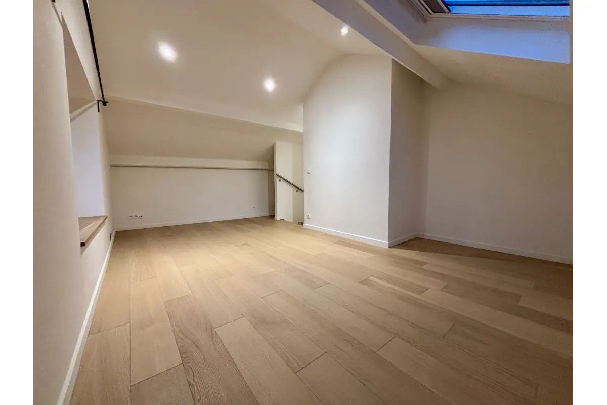 Huis te  huur in Jemelle 5580 800.00€ 2 slaapkamers 85.00m² - Zoekertje 654776