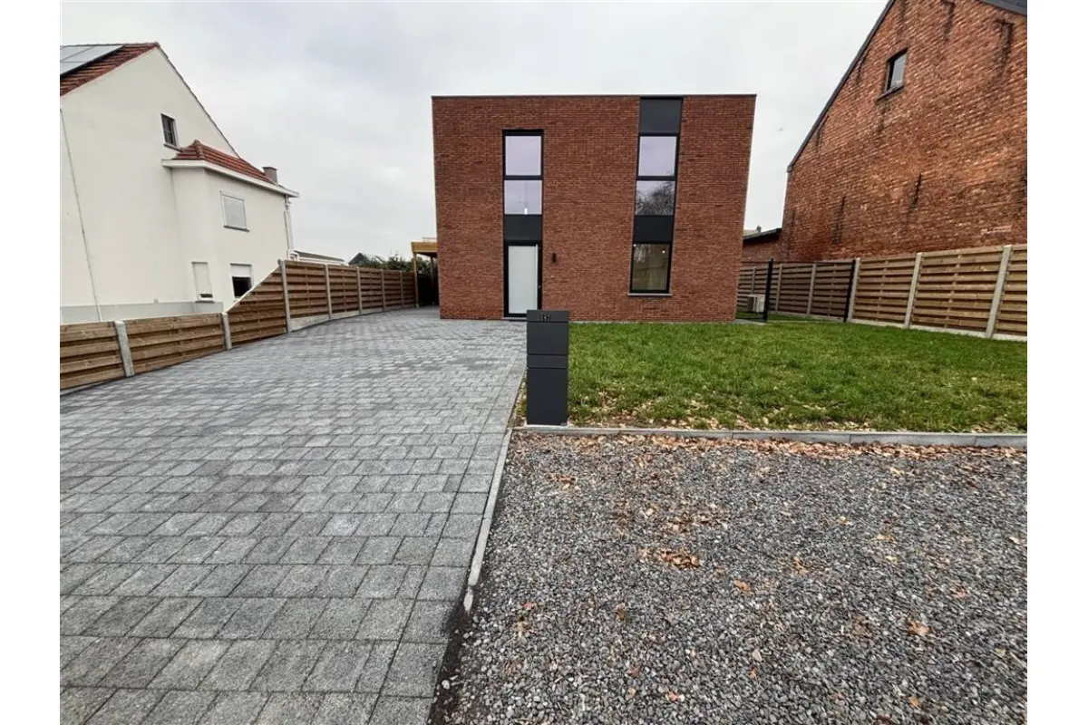 Huis te  huur in Meerhout 2450 1550.00€ 4 slaapkamers 210.00m² - Zoekertje 654518