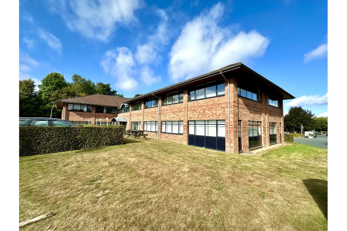 Handelszaak te  huur in Lasne 1380 2950.00€  slaapkamers 180.00m² - Zoekertje 654665