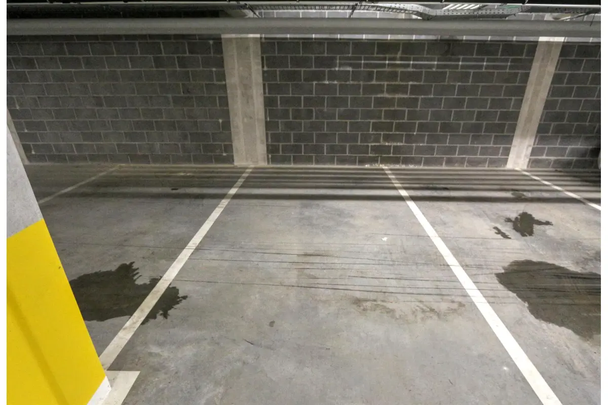 Parking & garage te  huur in Waterloo 1410 100.00€  slaapkamers m² - Zoekertje 654689