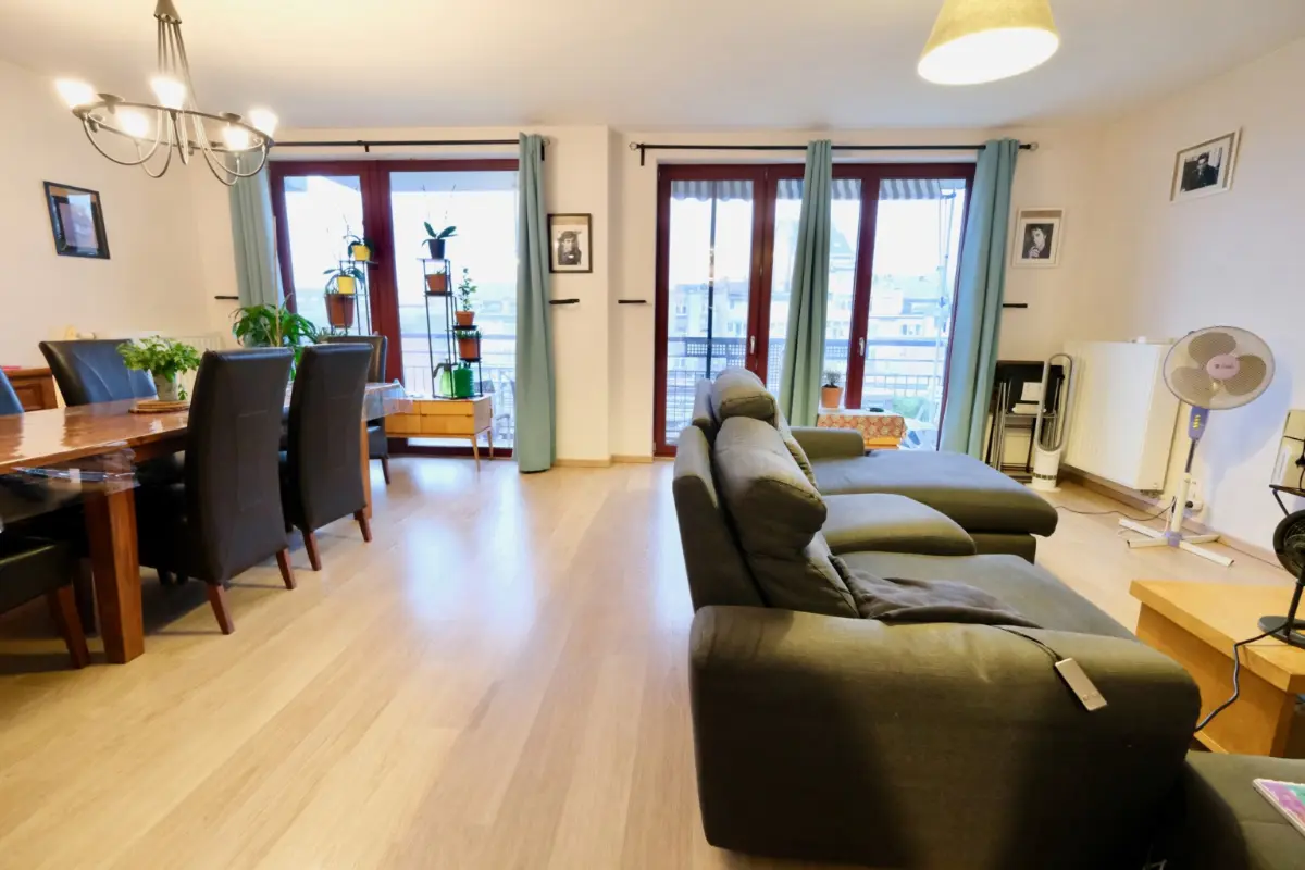 Appartement te  koop in Sint-Jans-Molenbeek 1080 269000.00€ 2 slaapkamers 105.00m² - Zoekertje 654737