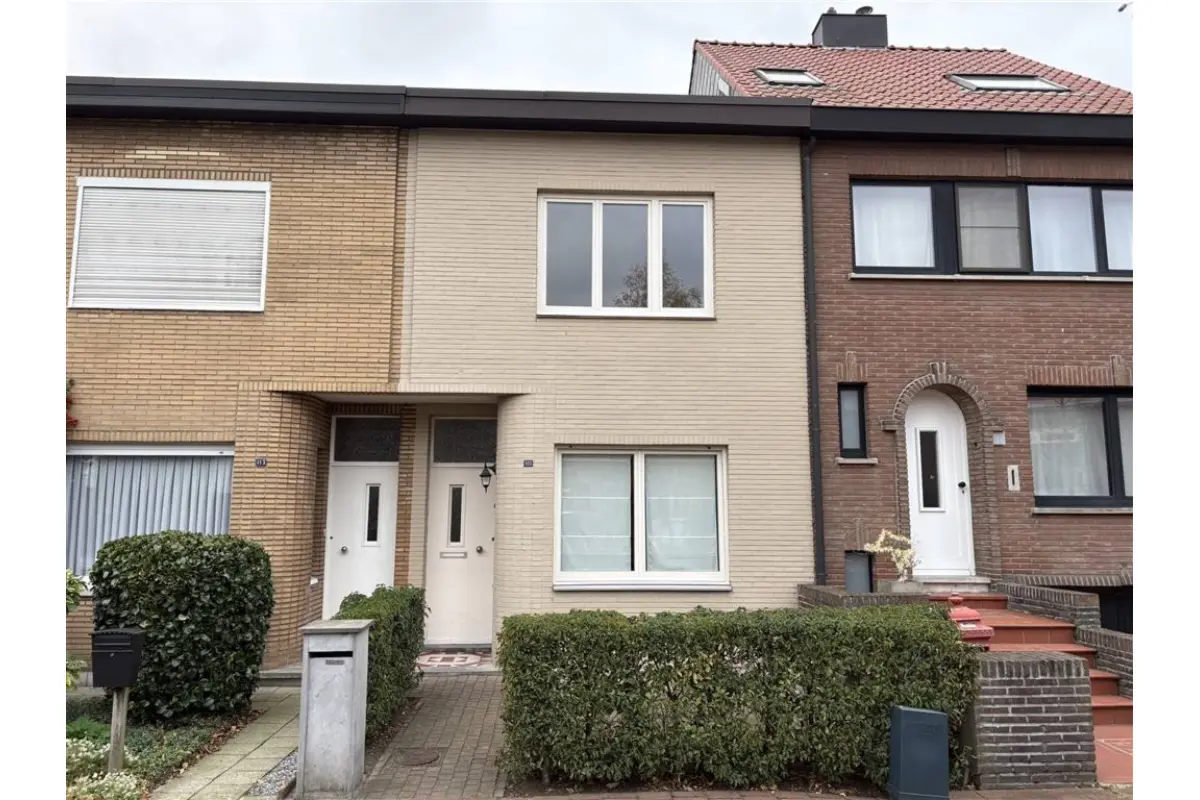 Huis te  huur in Kapellen 2950 1200.00€ 2 slaapkamers 111.00m² - Zoekertje 654861
