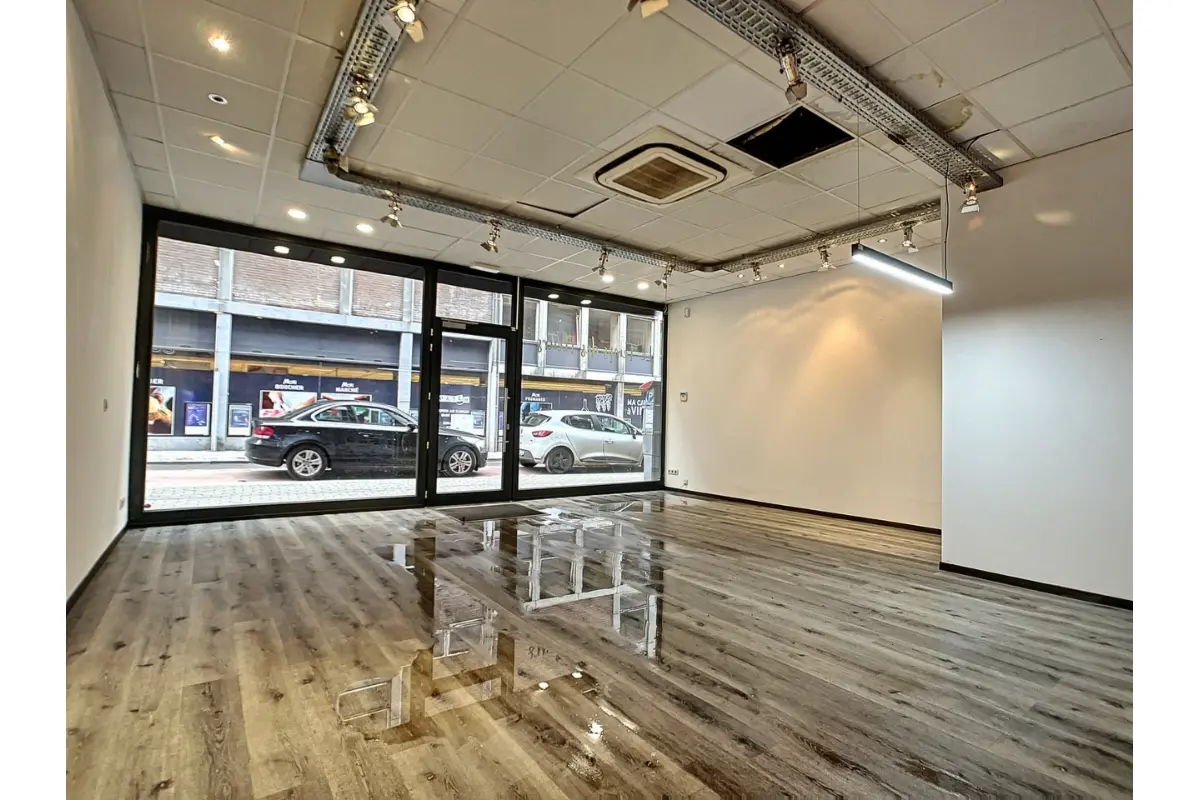 Handelszaak te  huur in Namen 5000 995.00€  slaapkamers m² - Zoekertje 655427