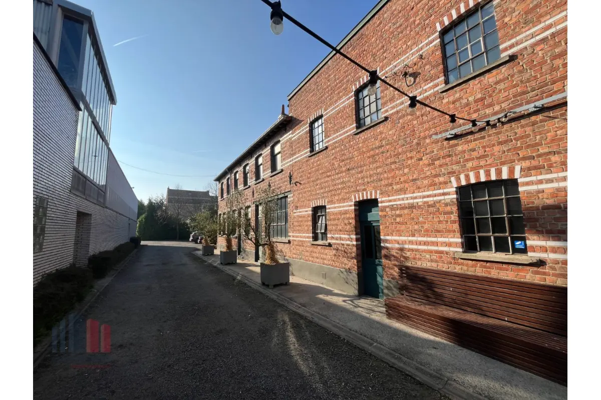 Handelszaak te  huur in Drongen 9031 4000.00€  slaapkamers 573.00m² - Zoekertje 655164