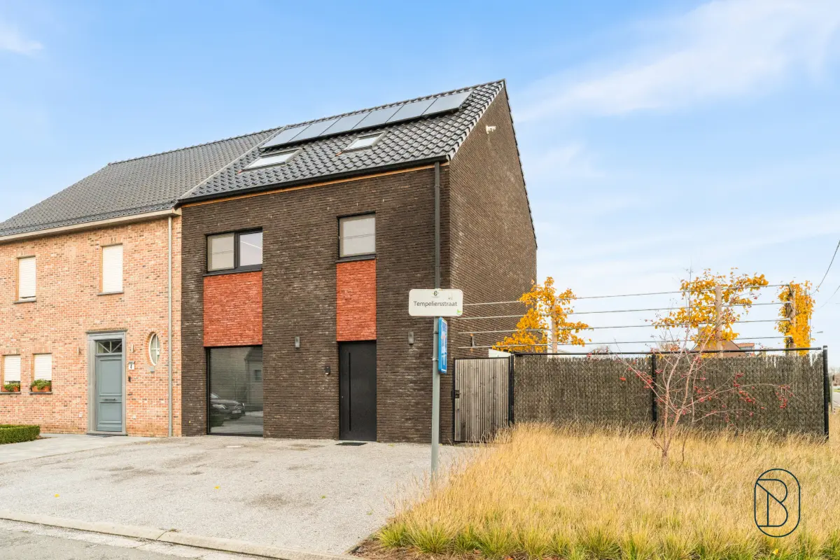 Huis te  koop in Oostrozebeke 8780 498000.00€ 5 slaapkamers 210.00m² - Zoekertje 655056