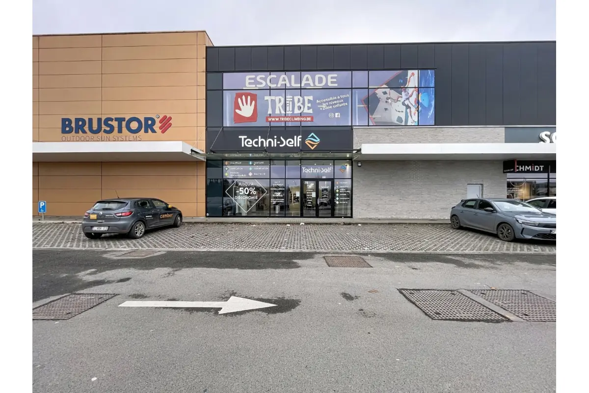 Handelszaak te  huur in Marche-en-Famenne 6900 3750.00€  slaapkamers 299.00m² - Zoekertje 655347