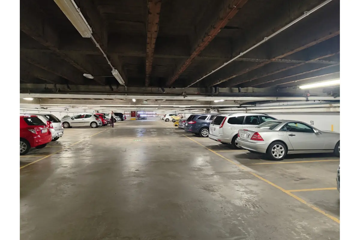 Parking & garage te  koop in Luik 4000 10000.00€  slaapkamers m² - Zoekertje 655266