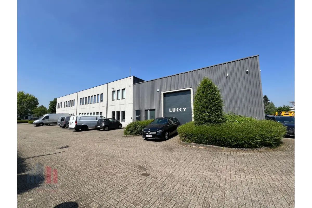 Handelszaak te  koop in Zellik 1731 1645000.00€  slaapkamers 900.00m² - Zoekertje 655155
