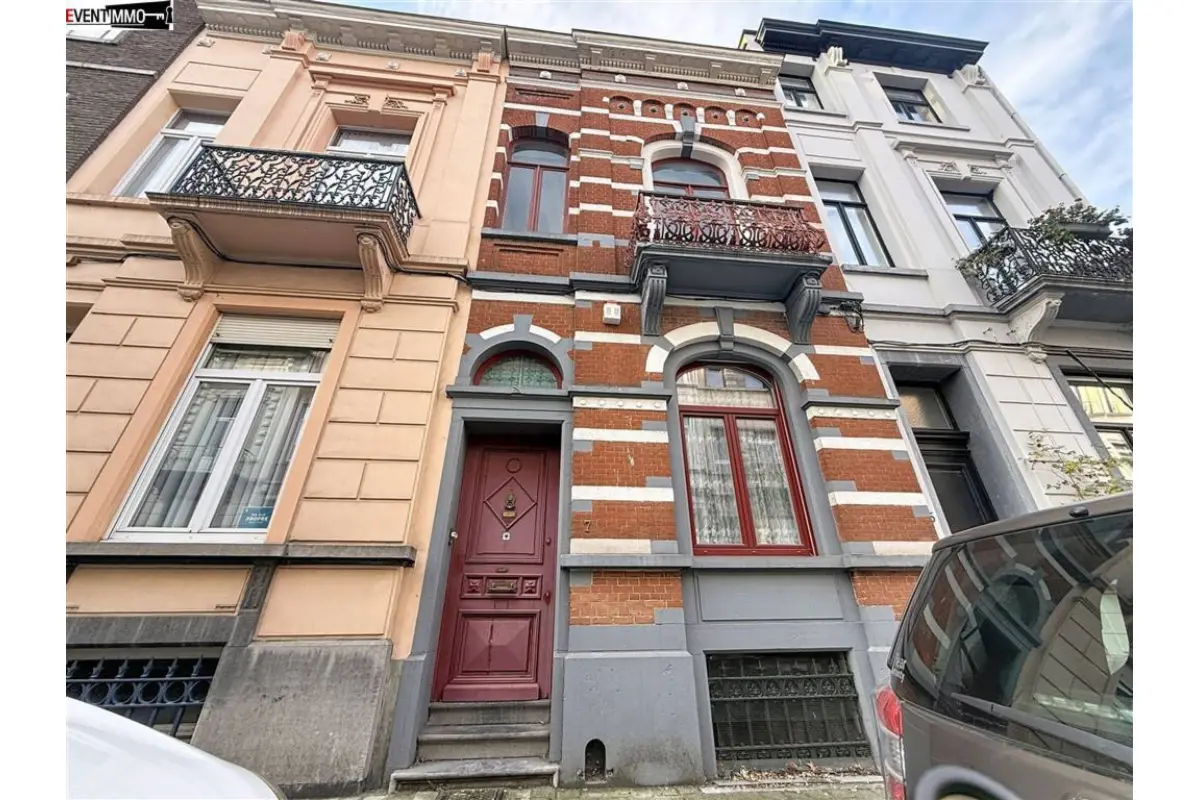 Huis te  koop in Schaarbeek 1030 365000.00€ 4 slaapkamers 208.00m² - Zoekertje 655432