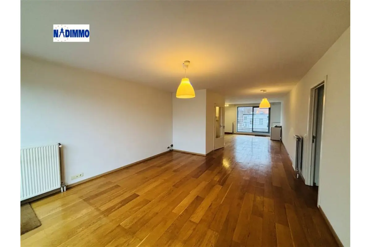 Appartement à  à Etterbeek 1040 2300.00€ 3 chambres 150.00m² - annonce 655192