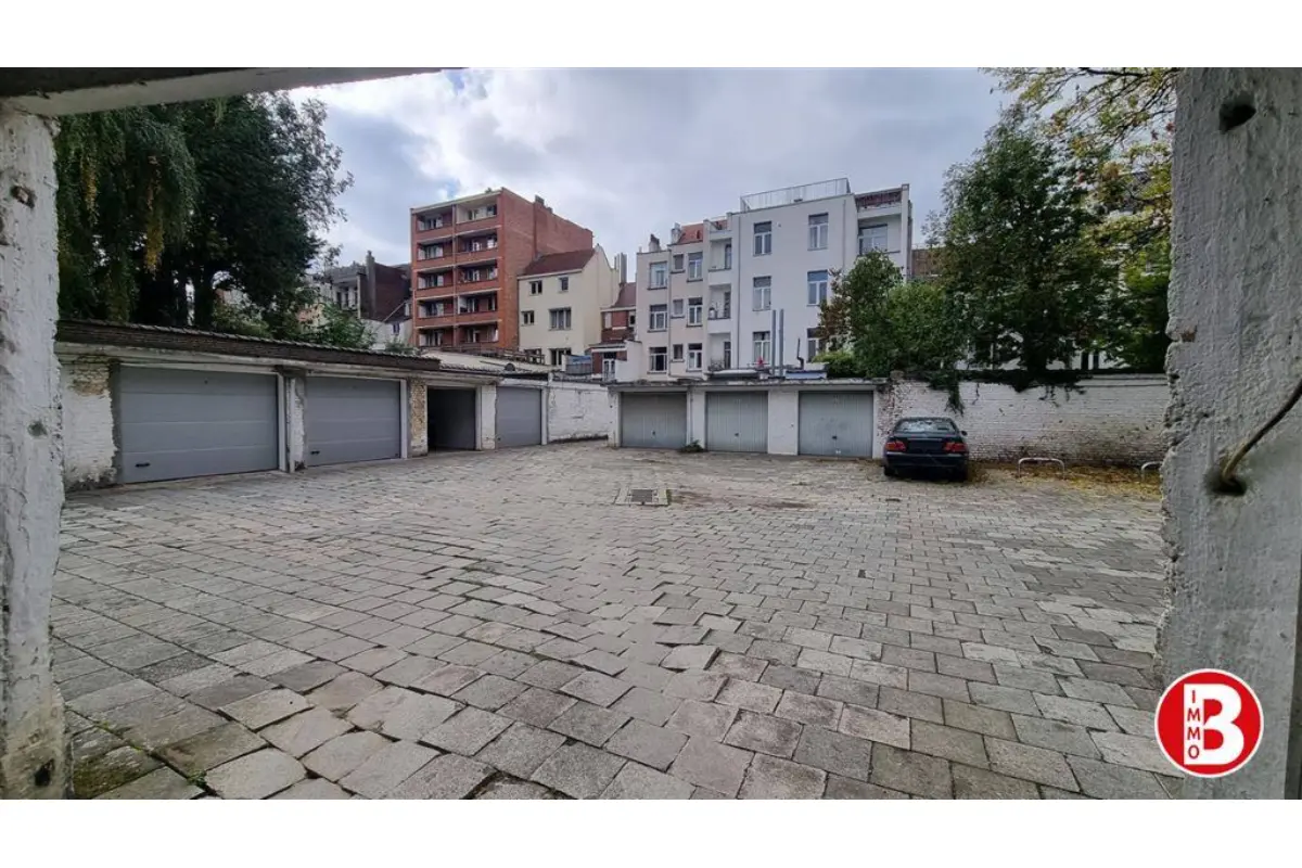 Parking & garage te  koop in Schaarbeek 1030 515000.00€  slaapkamers m² - Zoekertje 655723