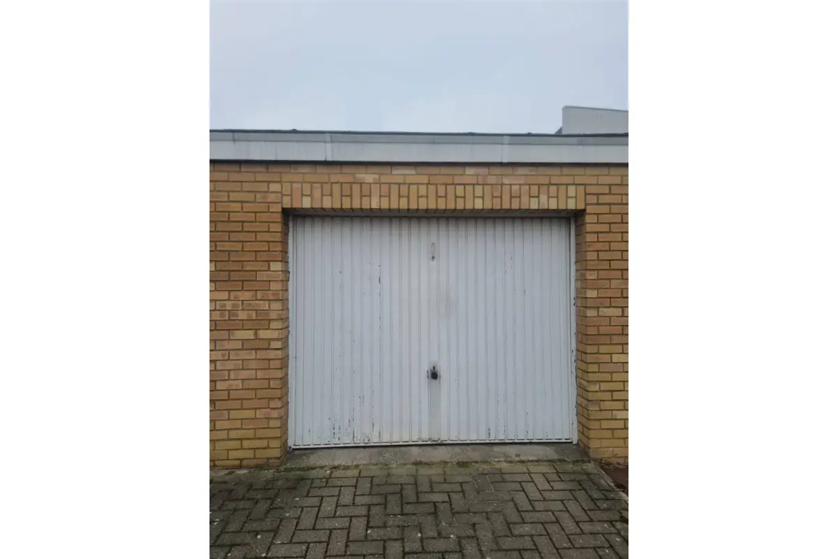 Parking & garage te  koop in Roeselare 8800 22000.00€  slaapkamers m² - Zoekertje 655725