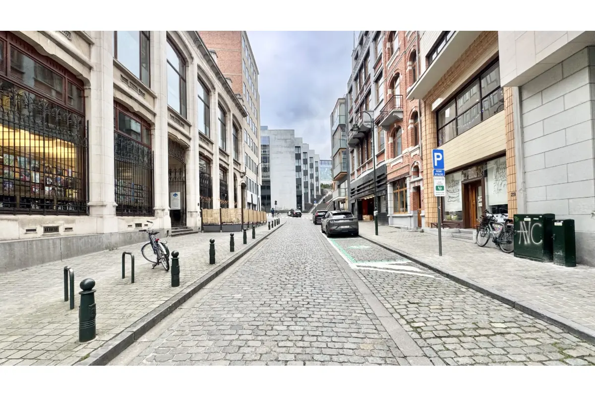 Parking & garage te  koop in Brussel 1000 28000.00€  slaapkamers m² - Zoekertje 655729