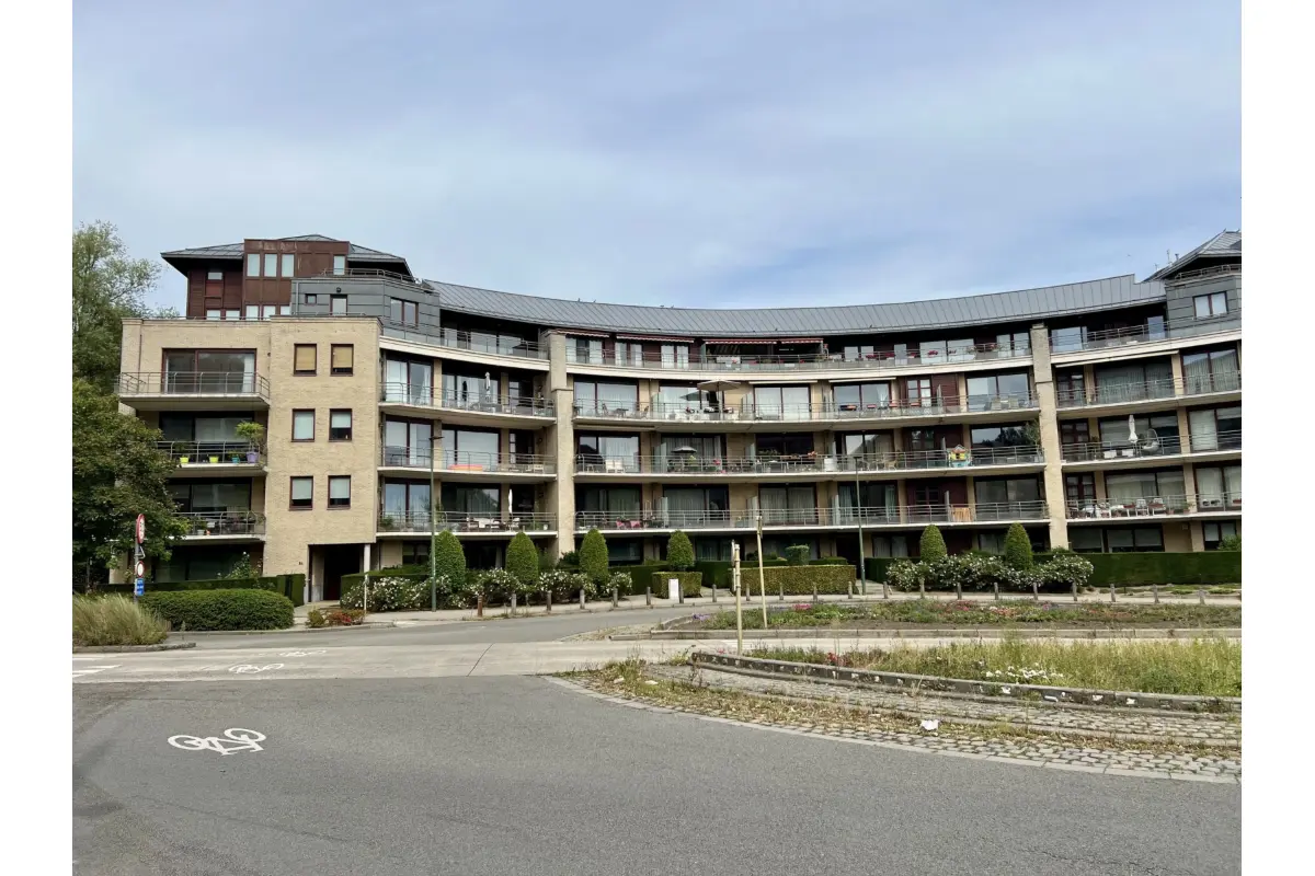 Appartement te  koop in Sint-Lambrechts-Woluwe 1200 599000.00€ 3 slaapkamers 160.00m² - Zoekertje 655750