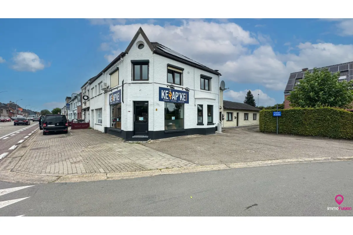 Appartementsgebouw te  koop in Zonhoven 3520 470000.00€  slaapkamers 667.00m² - Zoekertje 655948