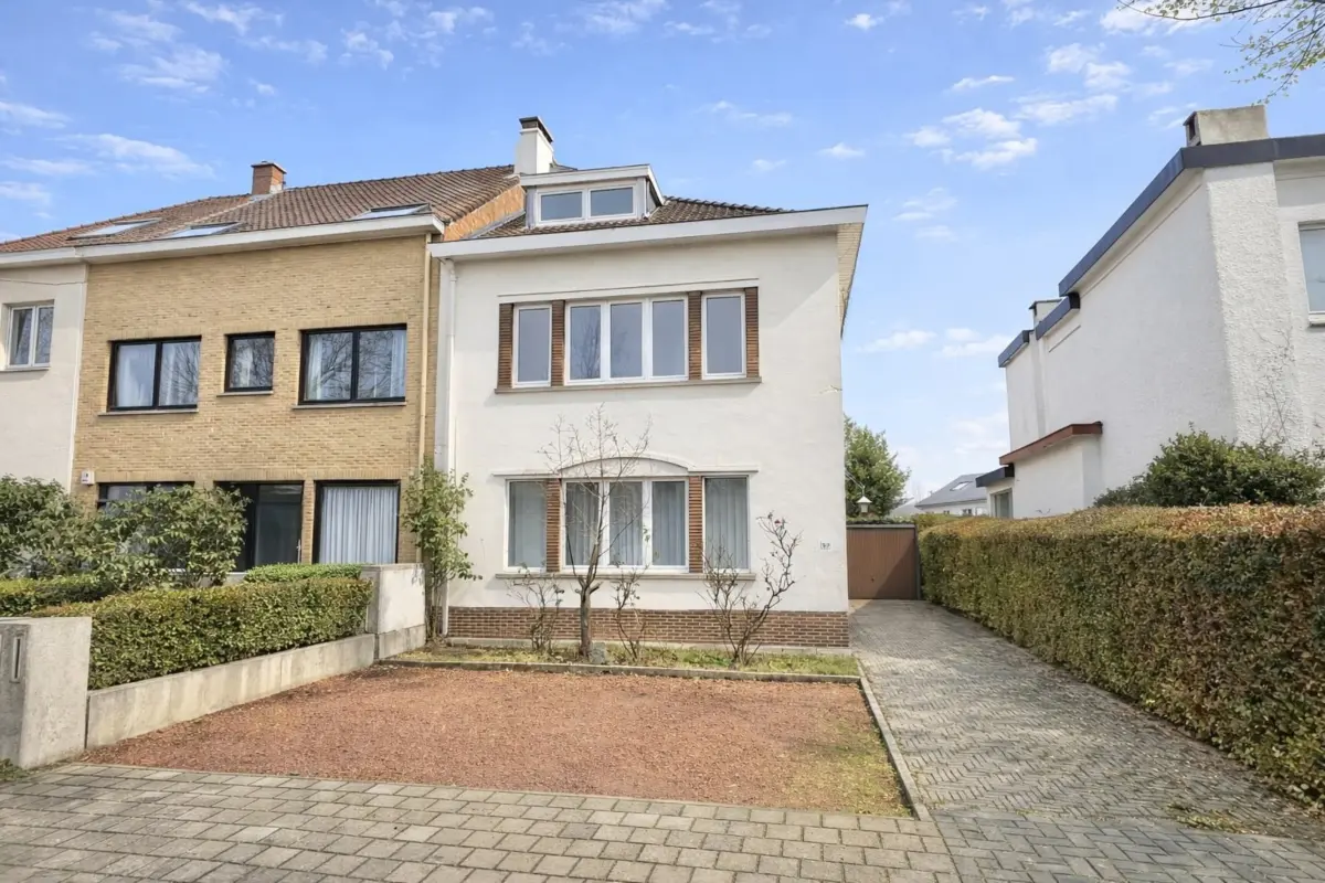 Appartement te  in Wezembeek-Oppem 1970 1250.00€ 2 slaapkamers 85.00m² - Zoekertje 656061