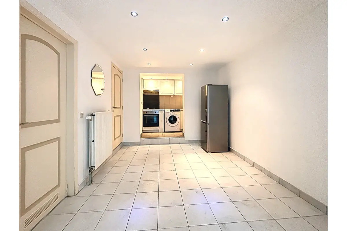 Handelszaak te  koop in Ukkel 1180 170000.00€ 1 slaapkamers 43.00m² - Zoekertje 655995