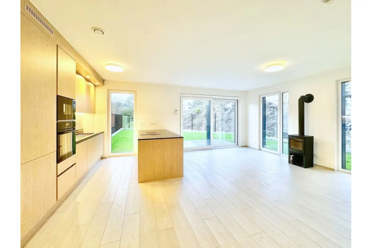 Maison à louer à Uccle 1180 3000.00€ 4 chambres 185.00m² - annonce 656412