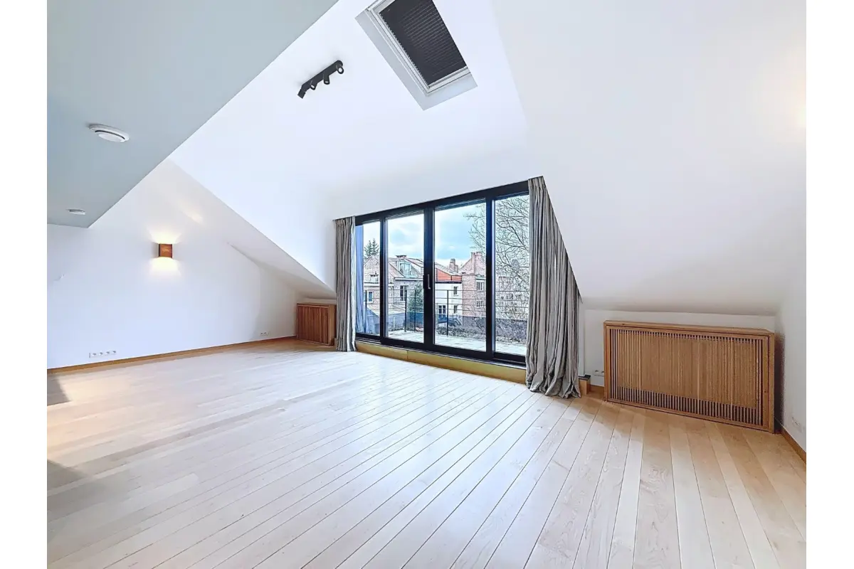 Duplex à louer à Woluwe-Saint-Lambert 1200 2000.00€ 3 chambres 126.00m² - annonce 656741