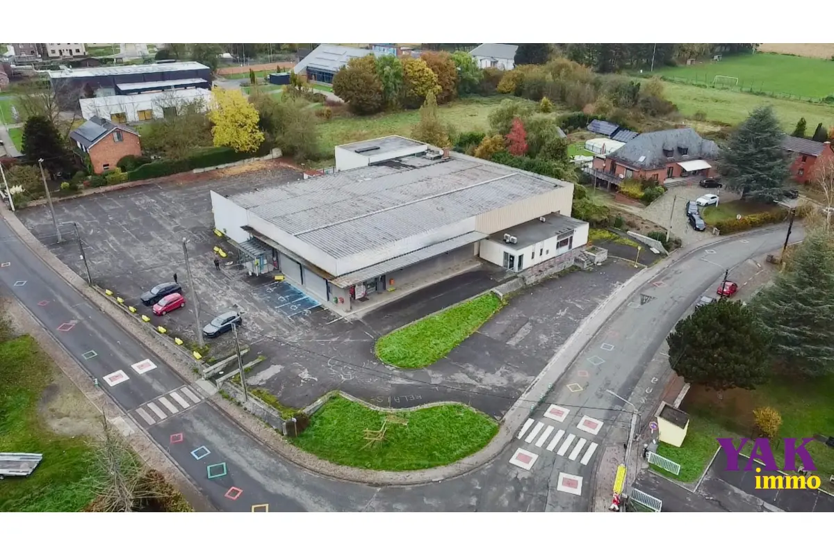 Handelszaak te  koop in Jemeppe-sur-Sambre 5190 850000.00€  slaapkamers 1818.00m² - Zoekertje 656737