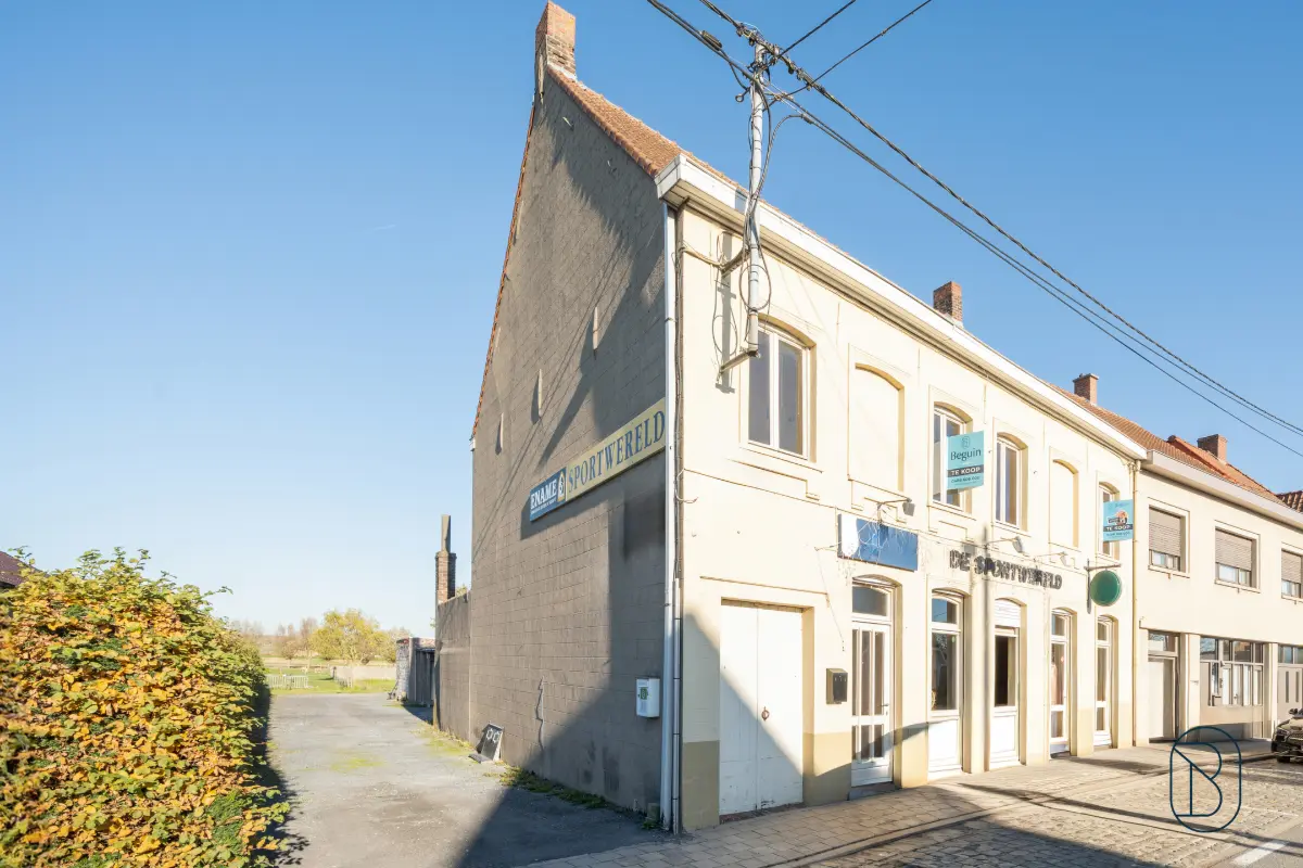 Appartementsgebouw te  koop in Kerkhove 8581 270000.00€ 4 slaapkamers 453.00m² - Zoekertje 656882