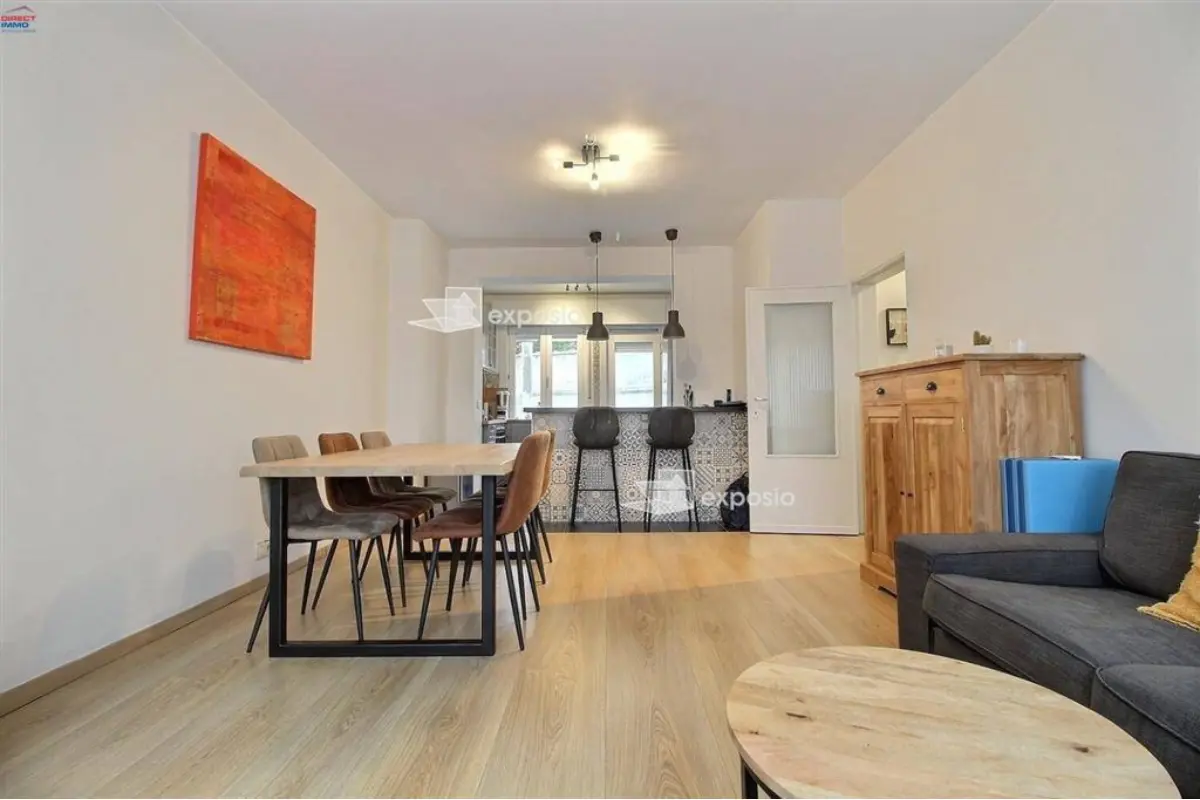 Rez-de-chaussée à  à Woluwe-Saint-Lambert 1200 330000.00€ 2 chambres 80.00m² - annonce 657745