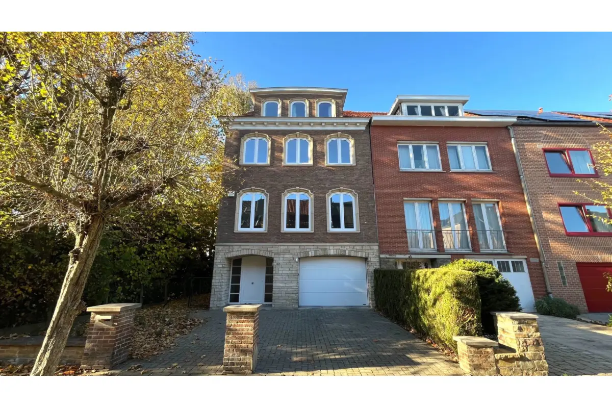 Huis te  koop in Sint-Pieters-Woluwe 1150 950000.00€ 4 slaapkamers 251.00m² - Zoekertje 658402