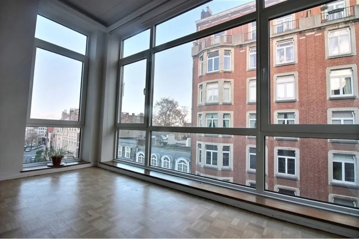 Appartement te  huur in Elsene 1050 1250.00€ 2 slaapkamers 85.00m² - Zoekertje 658371